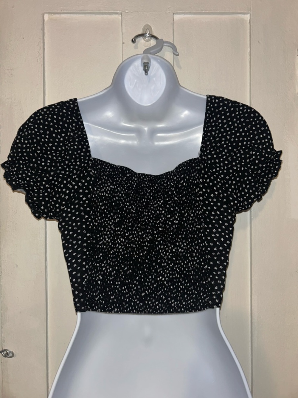 La Hearts Black Floral Ditsy Crop Top - Picture 5 of 6